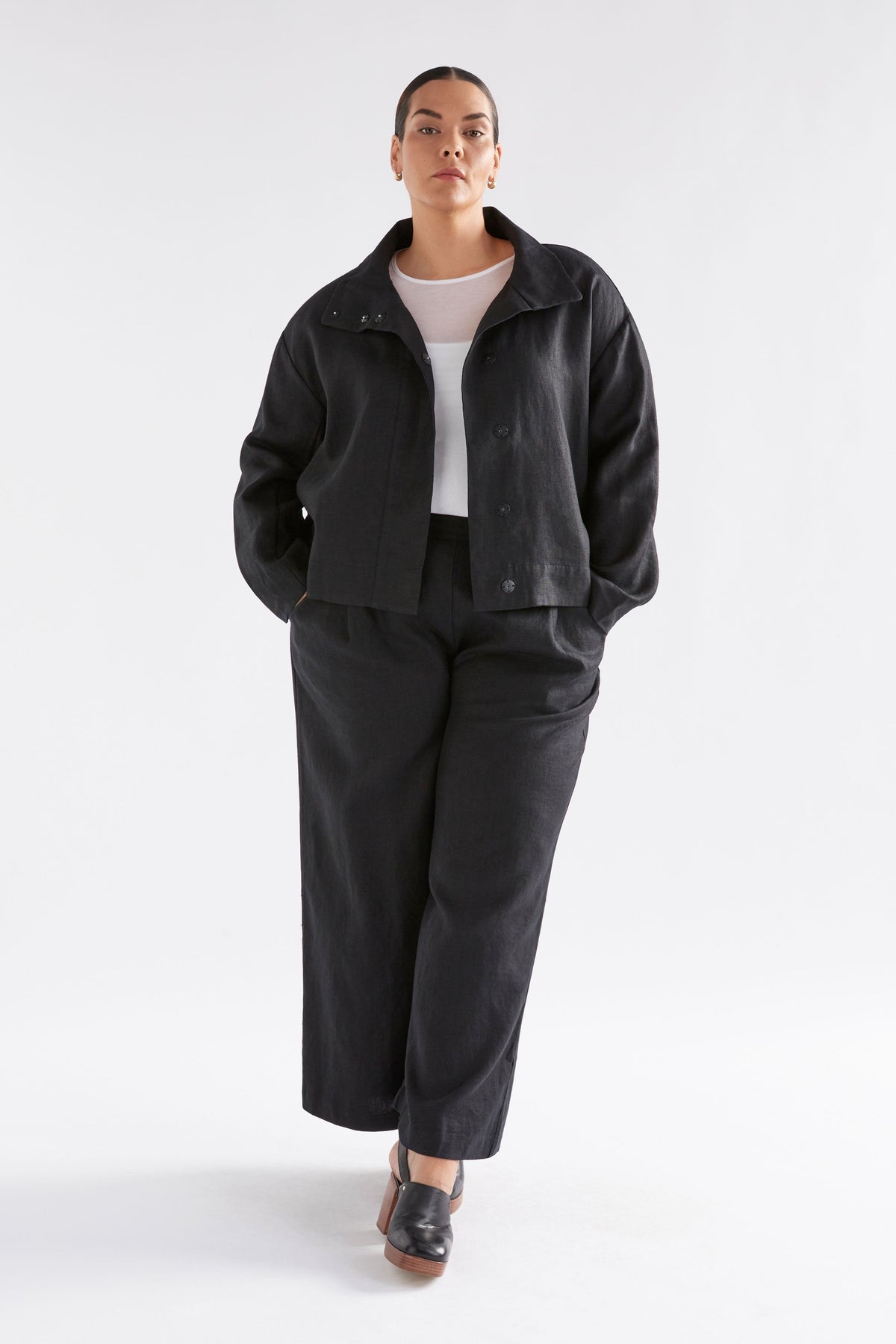 Hofer Funnel Neck Linen Snap Closure Short Jacket Model Front full Body | BLACK