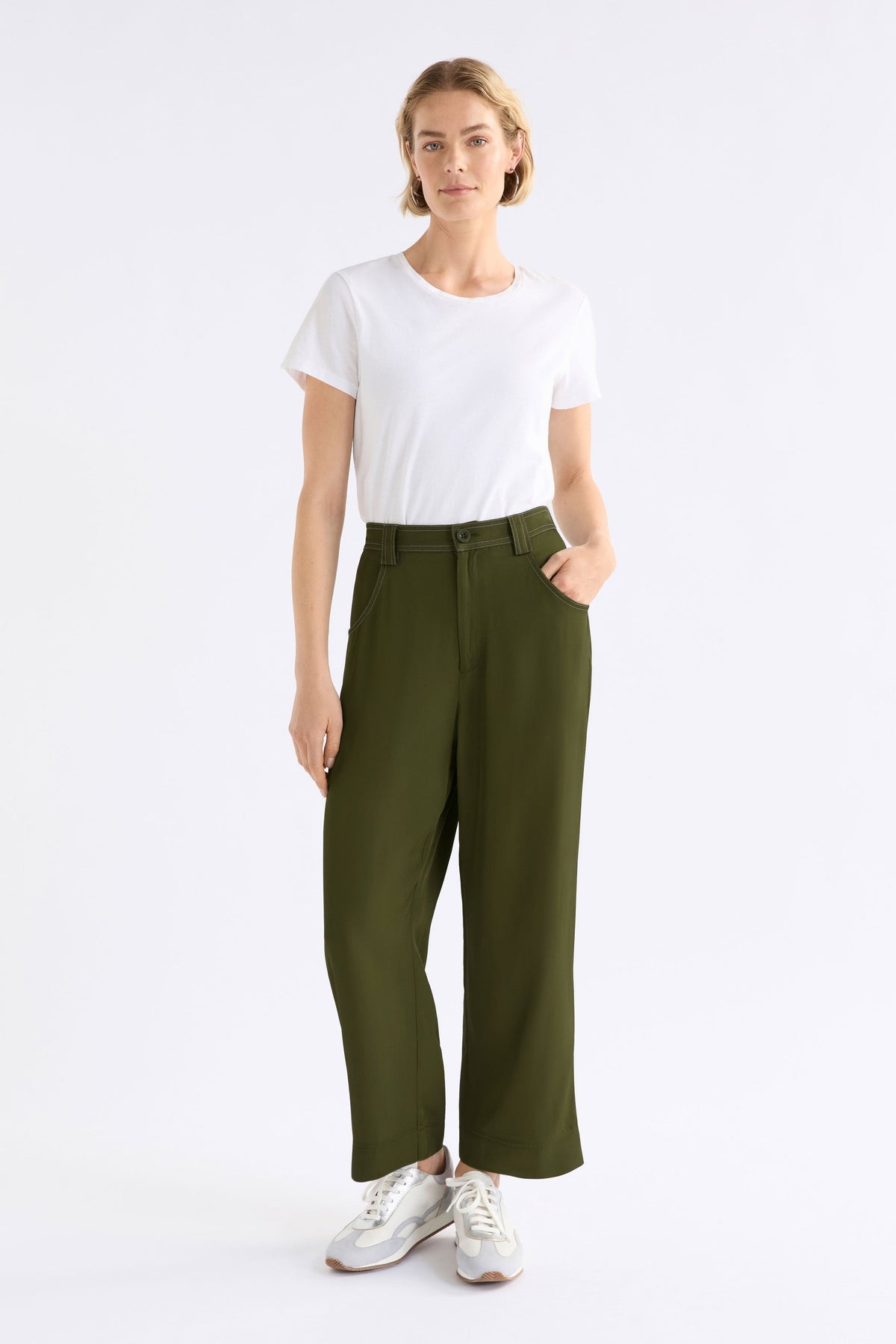 Hullu Mid Rise Contrast Top-Stitch Straight Leg Pant Model Front | BRIGHT OLIVE